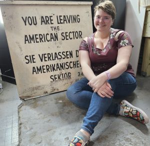 MLIS alum Jennifer Robertson 